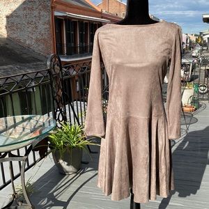 Elegant fitted dress